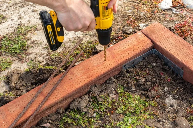 garden border stake installation